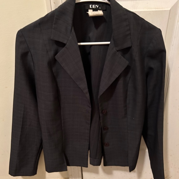 Jackets - Picture 5 of 12